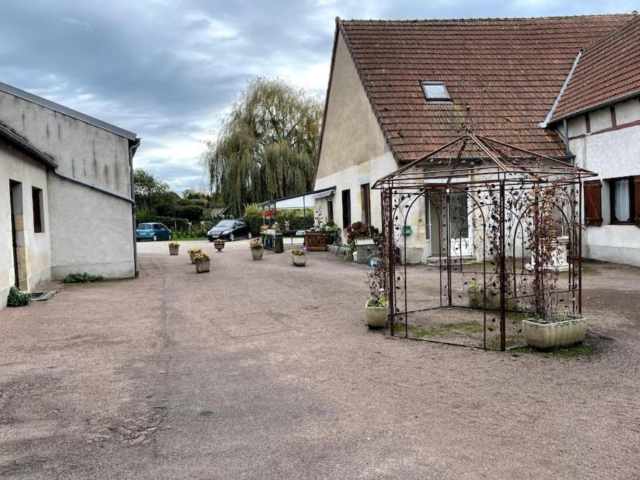 Charmant T2 Au 1Er Dans Residence Avec Parc Arbore Saint-Pierre-le-Moûtier المظهر الخارجي الصورة
